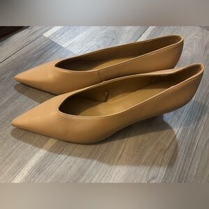 Elegant Tan Women's Shoes from H&M size 40 NWT